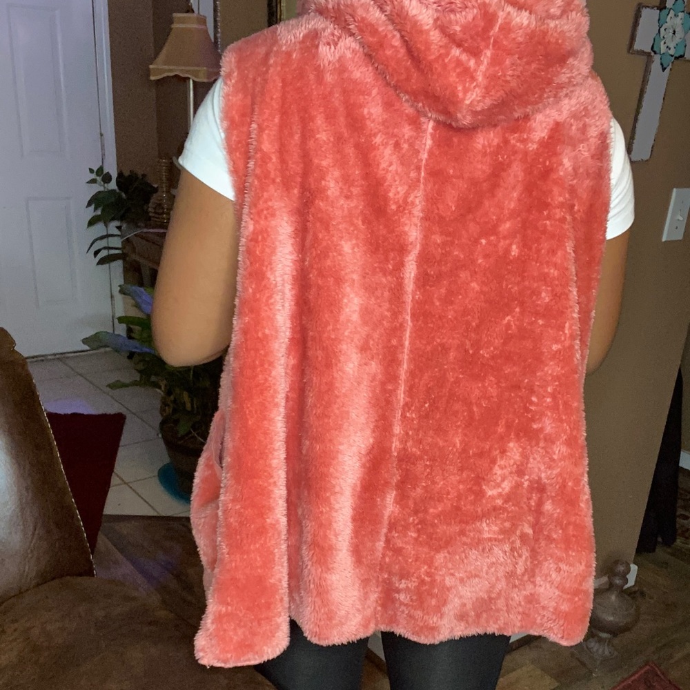 Zenana Outfitters Pink Furry Vest Shaped Coat .